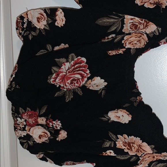 Crop top - Picture 2 of 3